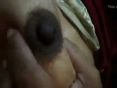 बड़े बॉल्स वाली आंटी की हॉट सेल्फी और नंगी देसी चूत दिखाती हुई वीडियो