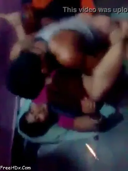 पति ने दोस्त से अपनी लुगाई की चूत चुदवाई हिंदी ऑडियो ब्लू फिल्म वीडियो — screenshot 5