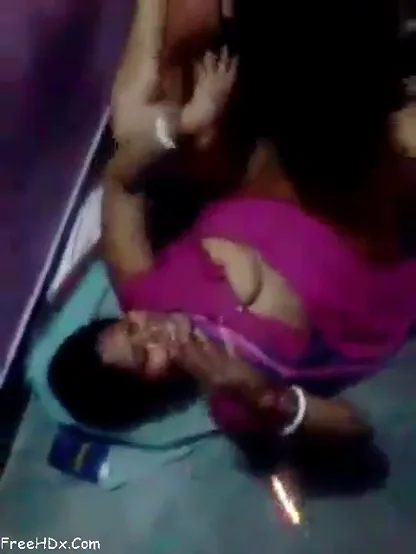 पति ने दोस्त से अपनी लुगाई की चूत चुदवाई हिंदी ऑडियो ब्लू फिल्म वीडियो — screenshot 9