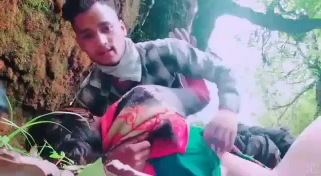 यंग बॉय ने देसी चीटिंग आंटी को मुंह और चूत में लंड दिया हिंदी बीएफ — screenshot 1