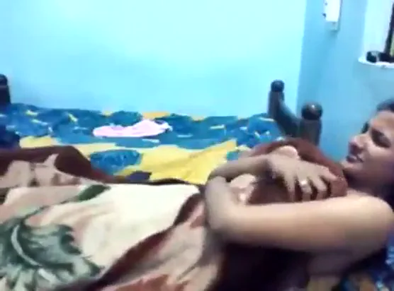 गर्लफ्रेंड को चुदाई के लिए परेशान करता बॉयफ्रेंड देसी MMS वीडियो — screenshot 5
