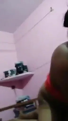 पति के लंड पर चूत रगड़कर चुदती बीवी की देहाती चुदाई वीडियो — screenshot 2