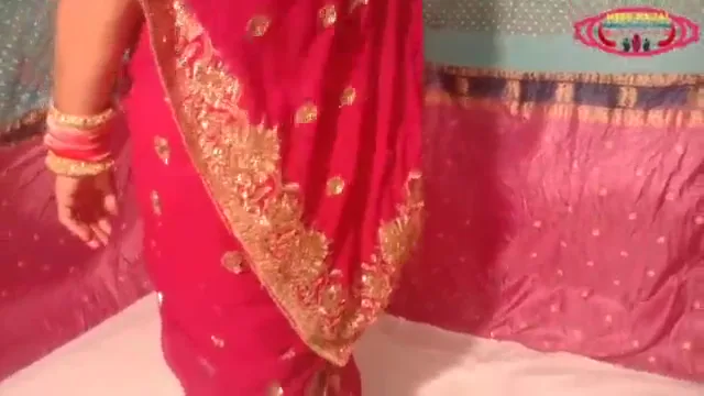 दुल्हन भाभी का इंडियन सुहागरात देसी सेक्स MMS वीडियो — screenshot 3
