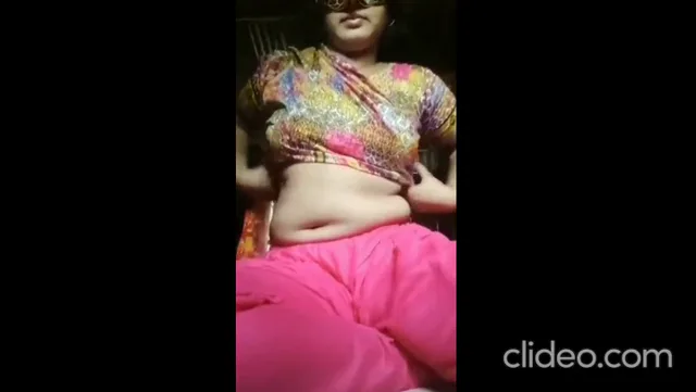 मास्क वाली भाभी ने केले से चूत और गांड का हस्तमैथुन किया देसी सेक्स वीडियो हिंदी बीएफ — screenshot 2