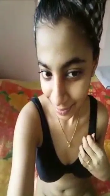 बड़े बूब्स और ठुकी चूत वाली लड़की की देसी चुदाई हिंदी बीएफ वीडियो — screenshot 1