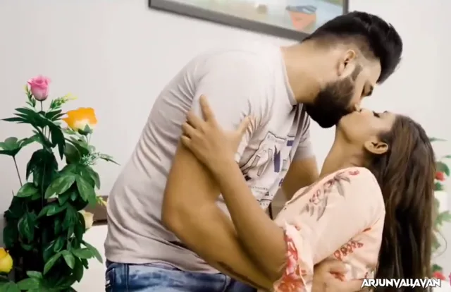 ऐसे मर्द पर अपना नंगा जिस्म लुटाने वाली भाभी की देहाती चुदाई वीडियो — screenshot 1