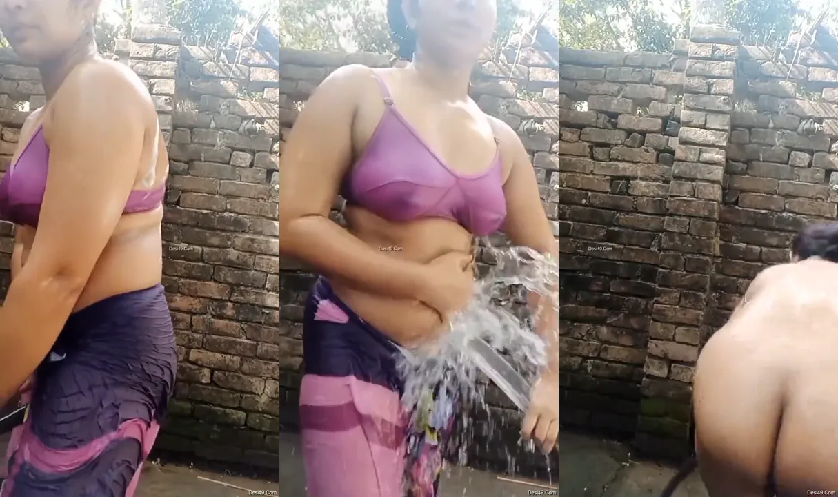 ब्यूटीफुल इंडियन लड़की बाथरूम में नंगी नहाती हुई पानी का पाइप से चूत धोती देसी एमएमएस
