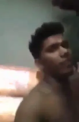 तमिल लड़के ने बंगाली गर्लफ्रेंड की चूत चाटकर बूब्स चूसे देसी सेक्स हिंदी बीएफ वीडियो — screenshot 2