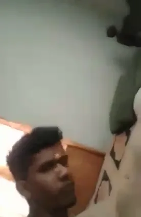 तमिल लड़के ने बंगाली गर्लफ्रेंड की चूत चाटकर बूब्स चूसे देसी सेक्स हिंदी बीएफ वीडियो — screenshot 3