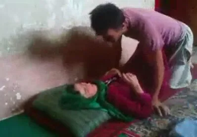 दुकान में मुस्लिम भाभी की चूत चोदकर देसी चुदाई पाकिस्तानी बीएफ वीडियो — screenshot 2
