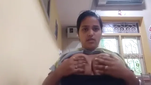 कातिल अदाओं वाली लड़की के बड़े बूब्स प्ले देसी एमएमएस हिंदी बीएफ वीडियो — screenshot 1