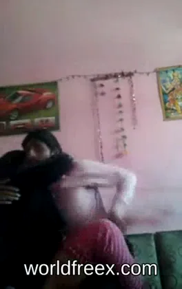 मुस्लिम भाभी यार का लंड लेकर चुदाई करती हुई हिंदी बीएफ एमएमएस — screenshot 10