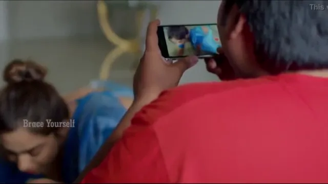 सेक्सी देसी भाभी पोंछा लगाते हुए अपने नंगे जिस्म से देवर को लुभाकर गांव वाली चुदाई करती हुई हिंदी बीएफ वीडियो — screenshot 4