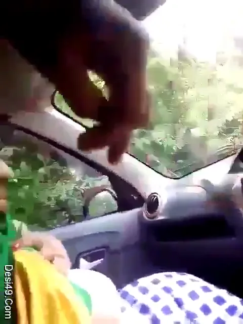 लिफ्ट मांगी अनजान आंटी के बड़े बूब्स कार वाले ने दबाए देसी सेक्स वीडियो — screenshot 4