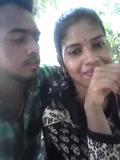 बंगाली कपल की पार्क में किसिंग और देसी चूत चुदाई वाली ब्लू फिल्म वीडियो — screenshot 2