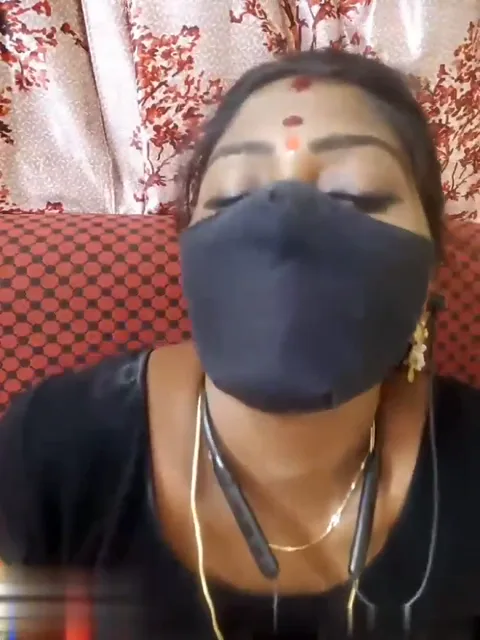 साउथ इंडियन औरत का लाइव ऐप पर नंगी बूब्स दिखाती नूड शो मल्लू बीएफ वीडियो — screenshot 3