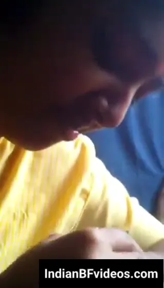 साउथ इंडियन दीदी बॉयफ्रेंड के लंड को चूमती सहलाती हुई वीडियो — screenshot 1