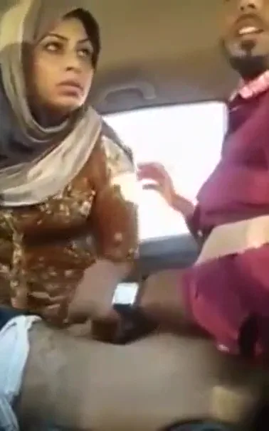 ड्राइवर ने कार में पाकिस्तानी हिजाबी बेगम को जोरदार चोदा वीडियो — screenshot 3