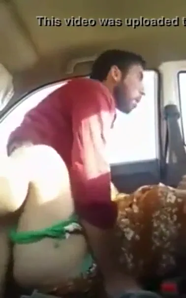 ड्राइवर ने कार में पाकिस्तानी हिजाबी बेगम को जोरदार चोदा वीडियो — screenshot 5