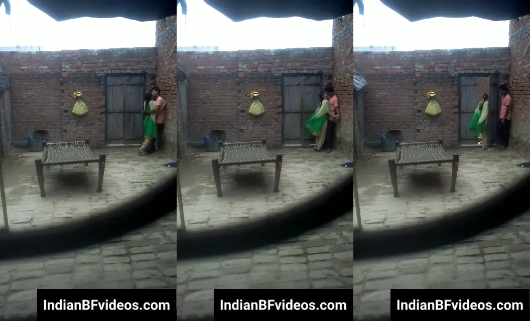 विलेज देहाती यंग लवर का आँगन में चुम्माचाटी रोमांस MMS देसी सेक्स गांव की क्लिप