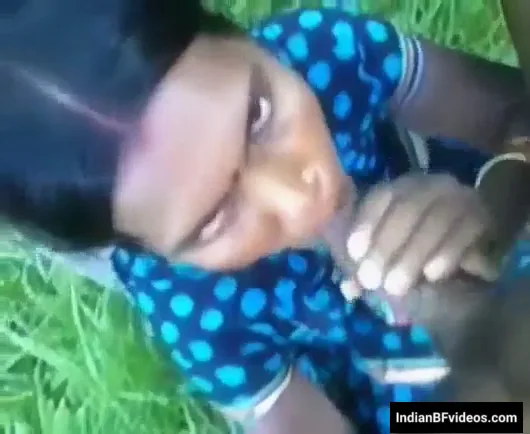 देहाती औरत ने लंड चूसा गोटियां चाटी फिर हरी घास पर देहाती चुदाई — screenshot 2