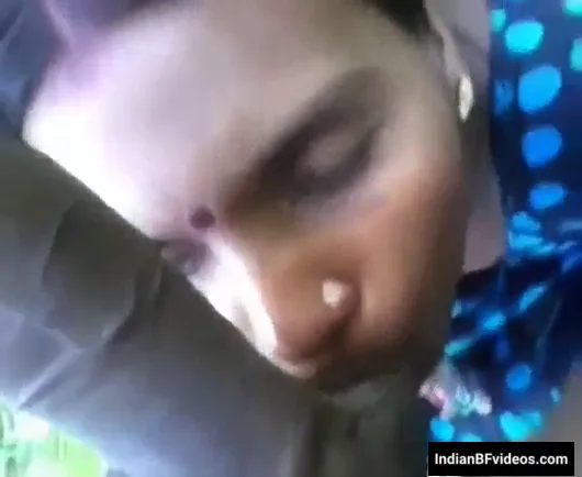 देहाती औरत ने लंड चूसा गोटियां चाटी फिर हरी घास पर देहाती चुदाई — screenshot 3