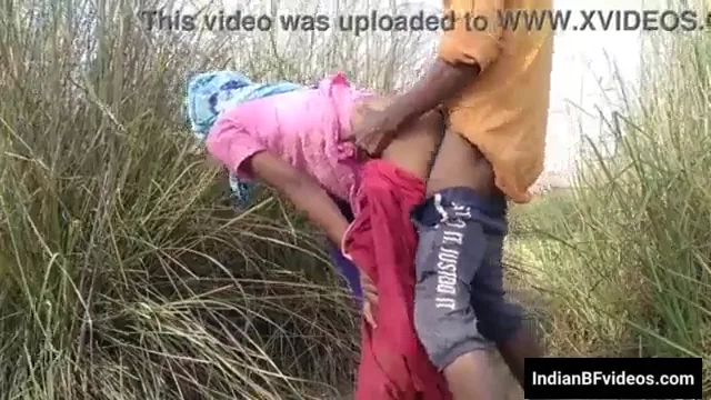 लकड़िया बेचने आई देहाती लड़की की गांव वाली चूत चुदाई देसी सेक्स वीडियो — screenshot 5