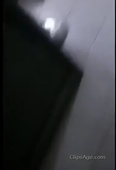 सेक्सी बीवी ब्लोजॉब देकर चूत चुदाई करवाती देसी एमएमएस वीडियो — screenshot 5