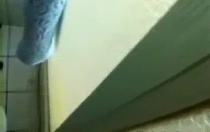 दोस्त की बहन को बाथरूम में जबरदस्ती चोदते हुए हिंदी बीएफ वीडियो बनाया देसी चुदाई — screenshot 1