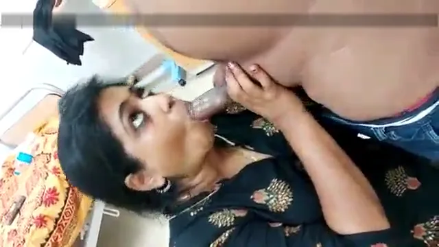 मल्लू भाभी ने ज़ोमेटो डिलीवरी बॉय के मोटे लंड को मुंह में लेकर चूसा हिंदी बीएफ वीडियो — screenshot 4