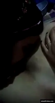पाकिस्तानी बहनें एक दूसरे की चूत चाटकर लेस्बियन सेक्स करती हुईं वीडियो — screenshot 6