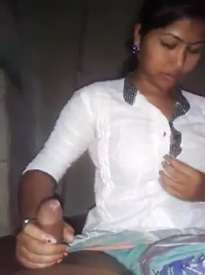 हॉट इंडियन लड़की की बूब्स फकिंग लंड मसाज और जोरदार चूत चुदाई का MMS — screenshot 4
