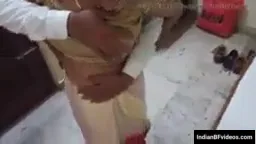 पति ने होटल में अपनी बीवी कस्टमर को सौंपी और देसी चुदाई करवाई हिंदी बीएफ वीडियो