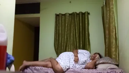 लॉकडाउन में शादीशुदा दीदी ने घर पर रंडीखाना खोलकर देसी सेक्स चुदाई का मजा लिया हिंदी बीएफ वीडियो — screenshot 10