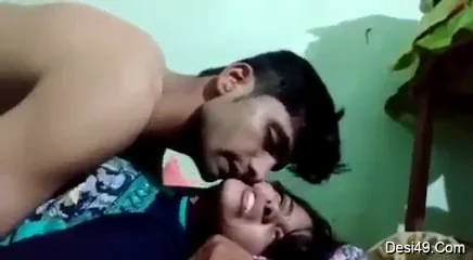 क्यूट गर्लफ्रैंड की नंगी गांड पर लेटकर देसी चुदाई करके हिंदी बीएफ सेक्स का मजा लिया — screenshot 8