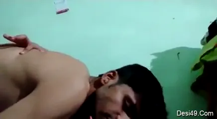 क्यूट गर्लफ्रैंड की नंगी गांड पर लेटकर देसी चुदाई करके हिंदी बीएफ सेक्स का मजा लिया — screenshot 9