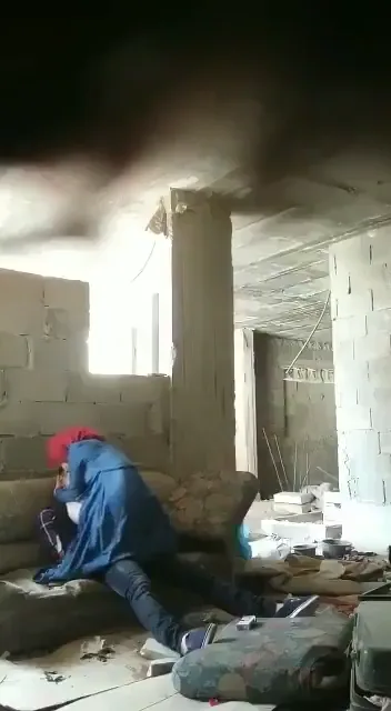 हिजाब वाली गर्लफ्रेंड जींस उतारकर लंड पर चढ़कर चुदाई वीडियो — screenshot 3