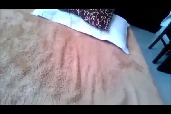 चूत खोलकर चटवाती नखरैल बेशर्म दीदी की मस्त देसी चुदाई — screenshot 2
