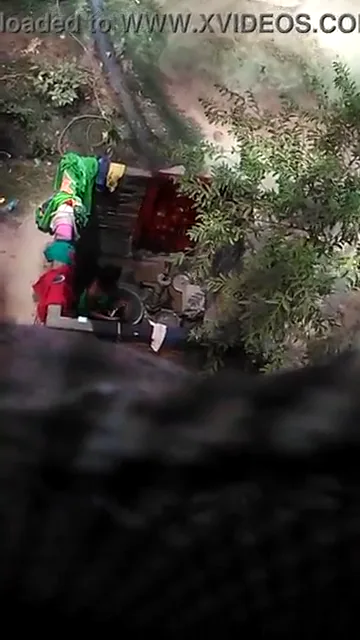 बाथरूम में नहाने के बाद कपड़े पहनती पड़ोसी आंटी को चोरी से फिल्माया — screenshot 4