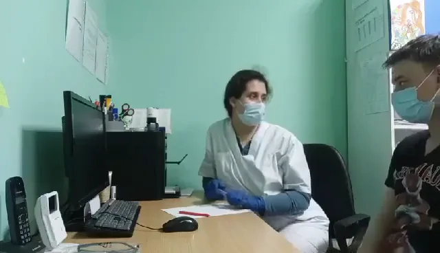 लेडी डॉक्टर ने पेशंट के लंड का इलाज चुदाई करके किया — screenshot 1