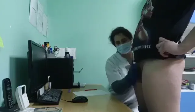 लेडी डॉक्टर ने पेशंट के लंड का इलाज चुदाई करके किया — screenshot 5