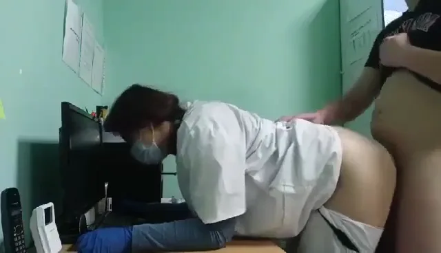 लेडी डॉक्टर ने पेशंट के लंड का इलाज चुदाई करके किया — screenshot 10