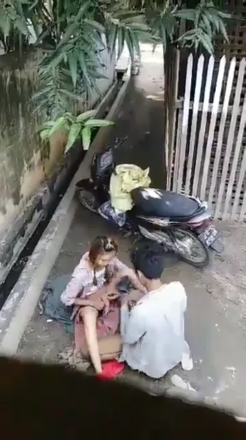 मणिपुरी कपल को जंगल में चुदाई करते हुए पकड़ा देसी MMS ब्लू फिल्म — screenshot 5