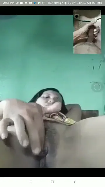 वीडियो कॉल पर आंटी ने हस्तमैथुन करके लड़के का मुठ निकाला देसी एमएमएस — screenshot 1
