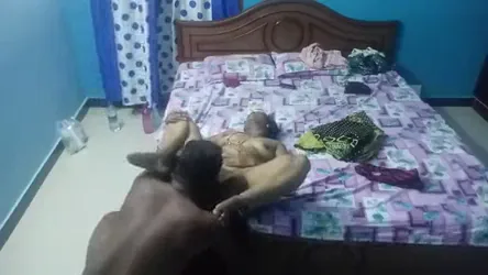 मोटी मल्लू आंटी की हार्डकोर चुदाई गांड चाटते हुए मल्लू बीएफ सेक्स वीडियो — screenshot 4