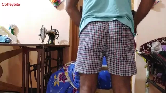 लेडी टेलर भाभी ने कस्टमर के मोटे लंड से देहाती चुदाई करते हुए गांड चूत का मजा लिया हिंदी बीएफ