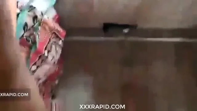 गर्लफ्रेंड से लंड चूसवाकर घुटने मोड़कर जोरदार चुदाई हिंदी बीएफ सेक्स वीडियो — screenshot 3