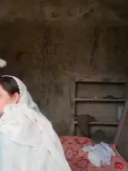 पाकिस्तानी बीएफ वीडियो में मियां ने बेगम की नंगी गांड चोदकर देसी चुदाई की — screenshot 1