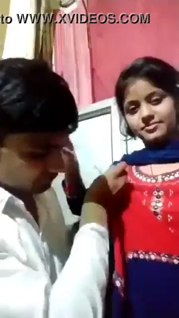 कजिन भाई बहन की प्यार भरी किसिंग और चूची चूसने वाली देसी सेक्स हिंदी बीएफ वीडियो — screenshot 3