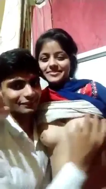 कजिन भाई बहन की प्यार भरी किसिंग और चूची चूसने वाली देसी सेक्स हिंदी बीएफ वीडियो — screenshot 4